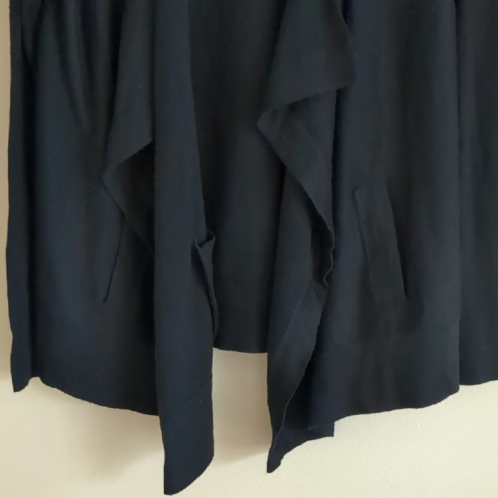 Large Ann Taylor Loft Women's Solid Black Open Front Cardigan Goth Office - Picture 4 of 11